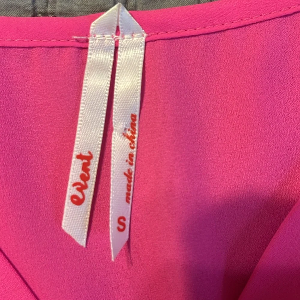 Pink super flattering romper - Picture 3 of 5